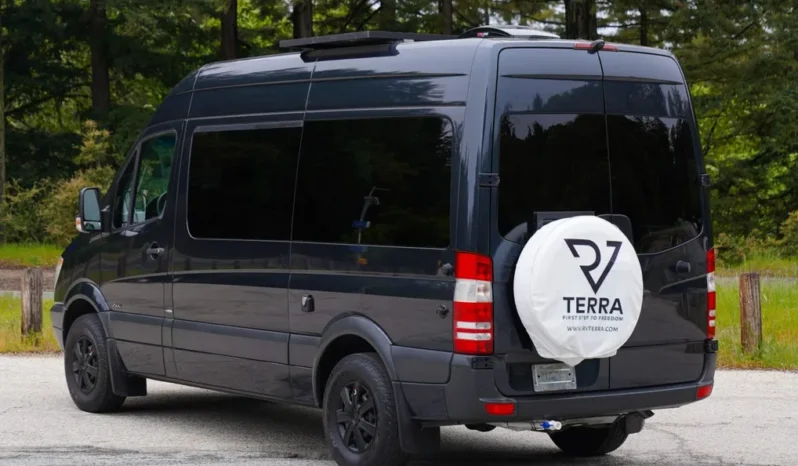 
								2013 Mercedes-Benz Sprinter 2500 Camper Conversion full									