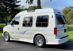 
										1995 GMC Safari AWD Conversion Van full									
