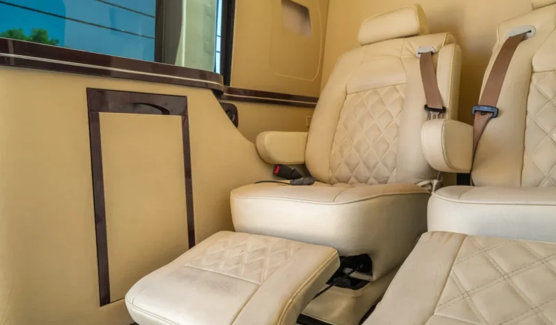 
								2012 Mercedes-Benz Sprinter 2500 Executive Coach full									