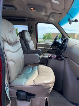 
										2001 Ford Econoline E-350 Super Duty Waldoch Conversion Van full									