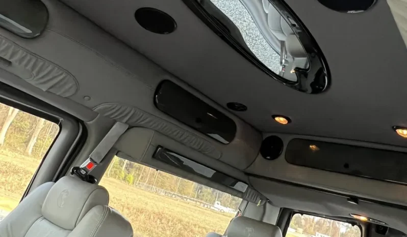 
								2010 Chevrolet Express Explorer Limited SE Conversion Van full									