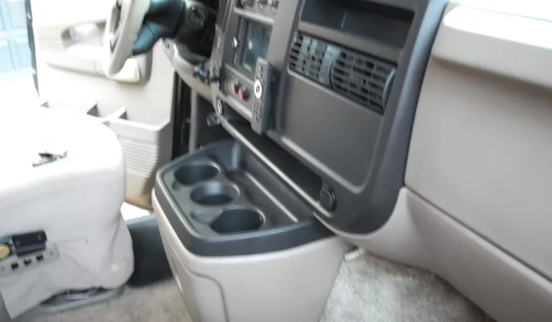 
								2003 GMC Savana G1500 Regency Conversion Van full									