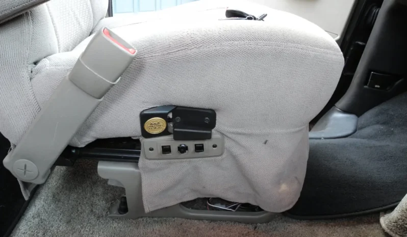 
								2003 GMC Savana G1500 Regency Conversion Van full									