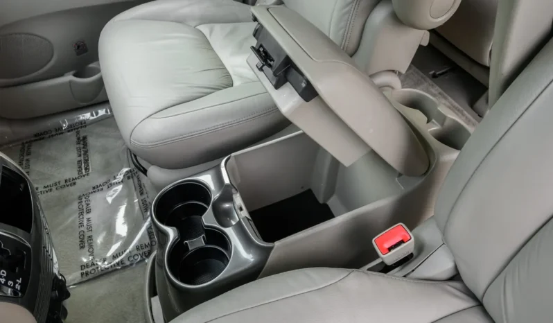 
								2004 Toyota Sienna XLE full									