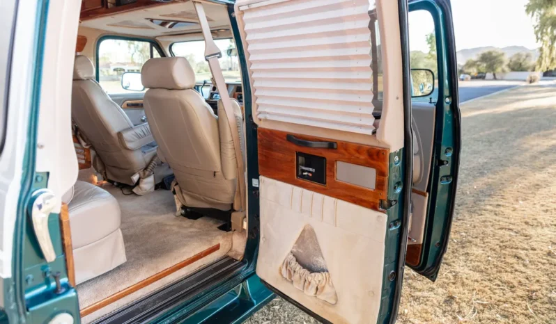 
								1995 Chevrolet G20 Conversion Van full									