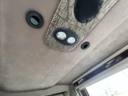 
										2001 Ford Econoline E-350 Super Duty Waldoch Conversion Van full									