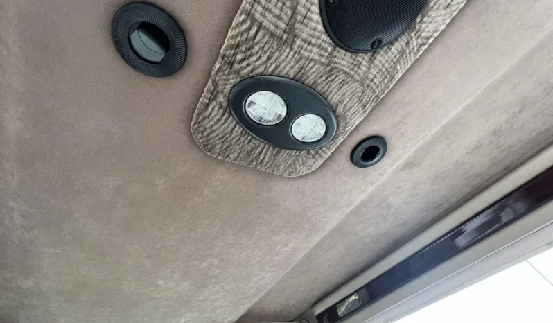 
								2001 Ford Econoline E-350 Super Duty Waldoch Conversion Van full									