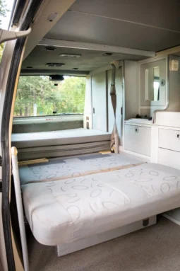 
										2001 Volkswagen EuroVan Winnebago Camper full									