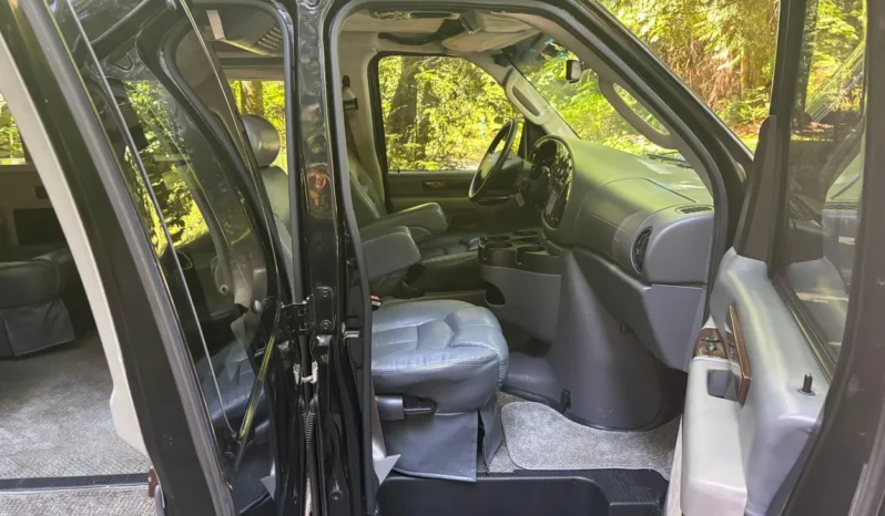 
								2007 Ford E-250 Super Duty Luxury Conversion Van full									