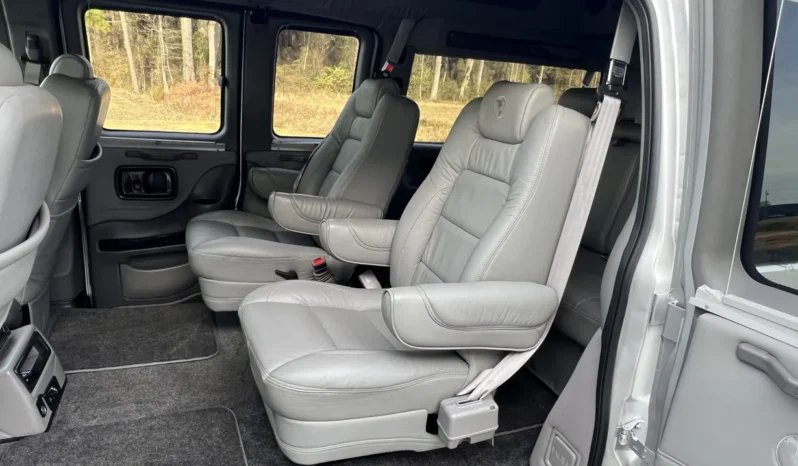 
								2010 Chevrolet Express Explorer Limited SE Conversion Van full									