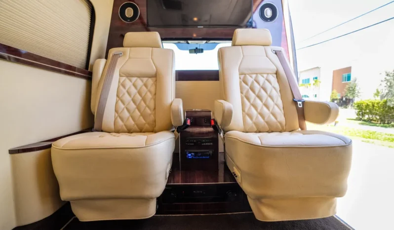 
								2012 Mercedes-Benz Sprinter 2500 Executive Coach full									