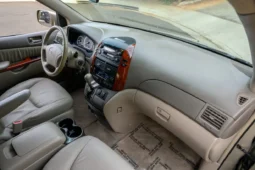 
										2004 Toyota Sienna XLE full									