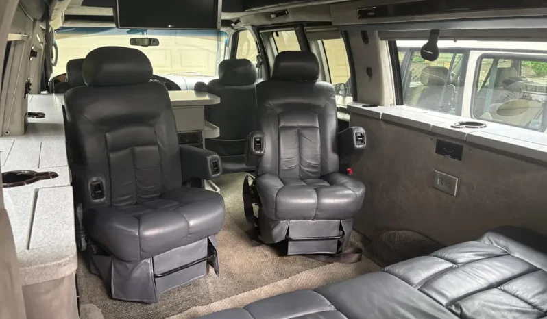 
								2007 Ford E-250 Super Duty Luxury Conversion Van full									