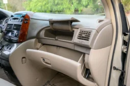 
										2004 Toyota Sienna XLE full									