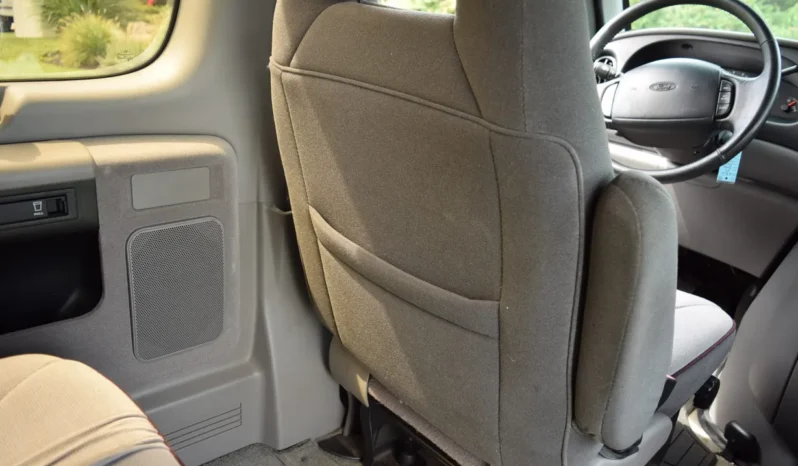 
								1997 Ford E-350 Club Wagon Chateau 7.3L Power Stroke full									