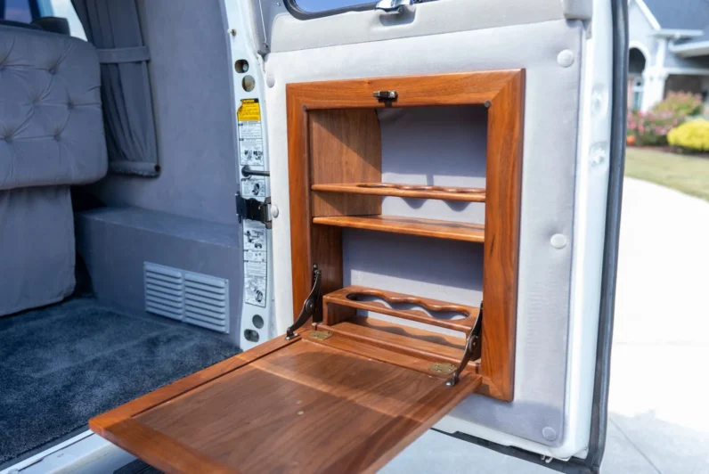 
								1991 GMC Vandura 2500 Starcraft Conversion Van full									