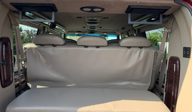 
								2001 Ford Econoline E-350 Super Duty Waldoch Conversion Van full									