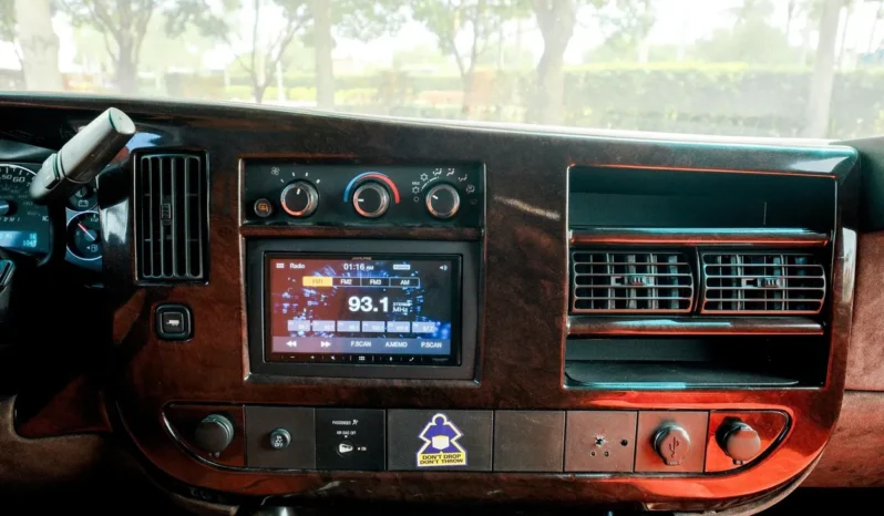 
								2013 GMC Savana G2500 Explorer Conversion Van full									