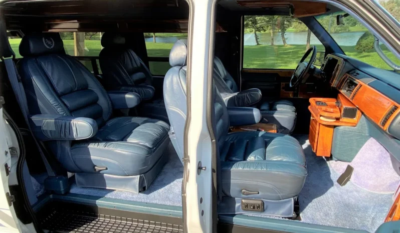 
								1995 GMC Safari AWD Conversion Van full									