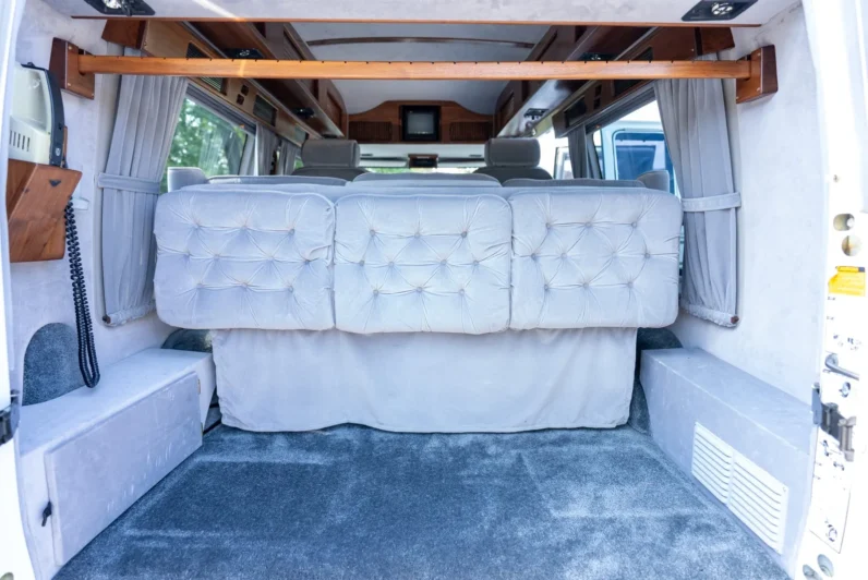 
								1991 GMC Vandura 2500 Starcraft Conversion Van full									