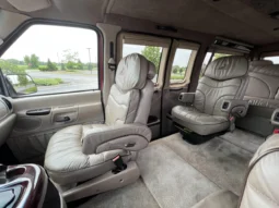 
										2001 Ford Econoline E-350 Super Duty Waldoch Conversion Van full									