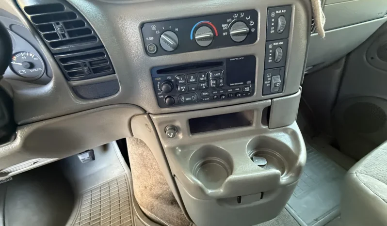 
								2003 Chevrolet Astro AWD full									