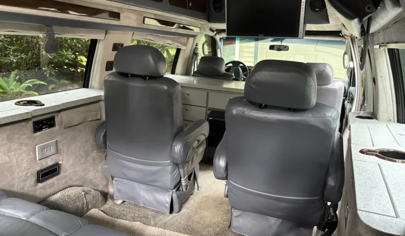 
								2007 Ford E-250 Super Duty Luxury Conversion Van full									