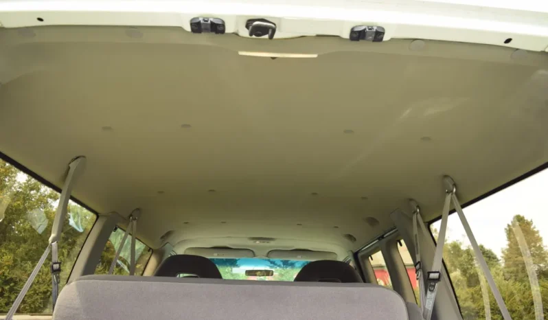 
								1997 Ford E-350 Club Wagon Chateau 7.3L Power Stroke full									