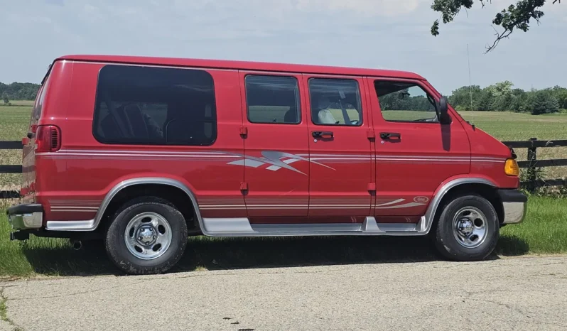 
								2001 Dodge Ram 1500 DMC Conversion Van full									