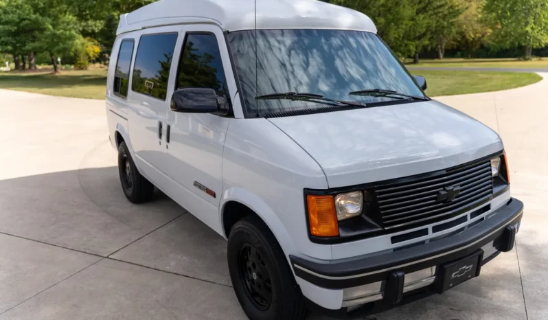 
								1994 Chevrolet Astro EXT Conversion Van full									
