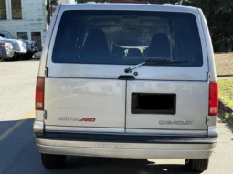 
										2003 Chevrolet Astro AWD full									