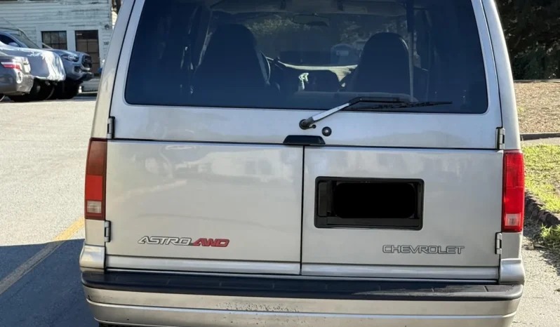 
								2003 Chevrolet Astro AWD full									