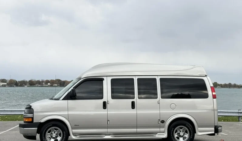 
								2006 Chevrolet Express Southern Comfort Conversion Van full									