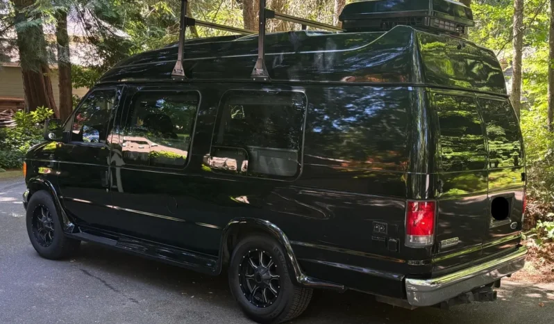 
								2007 Ford E-250 Super Duty Luxury Conversion Van full									
