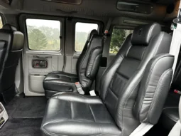 
										2008 GMC Savana 1500 AWD Conversion Van full									