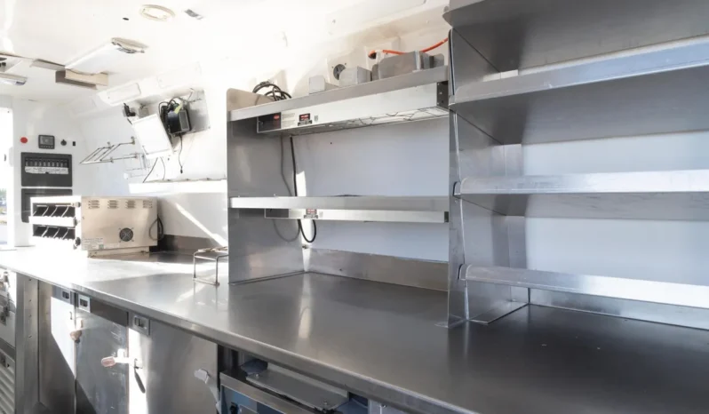 
								2021 Mercedes-Benz Sprinter 4500 Mobile Kitchen full									