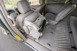 
										2004 Toyota Sienna XLE full									