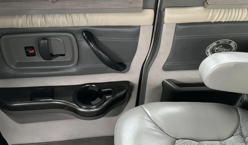 
								2006 Chevrolet Express Southern Comfort Conversion Van full									