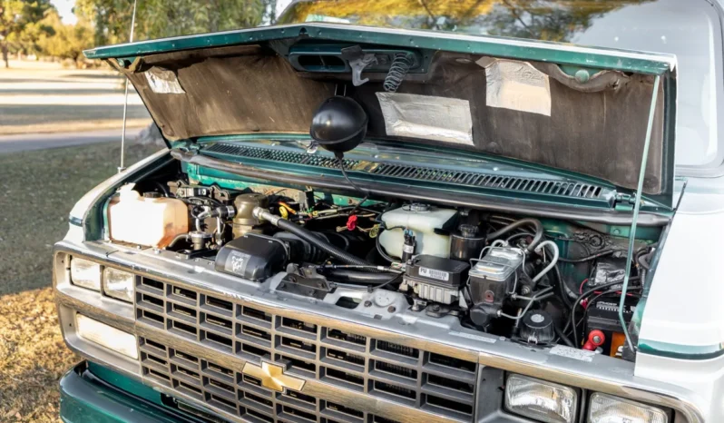 
								1995 Chevrolet G20 Conversion Van full									