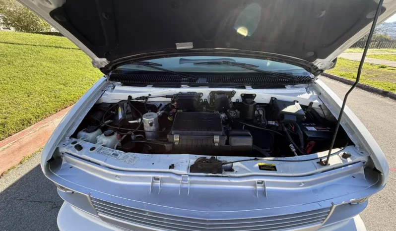 
								2000 Chevrolet Astro AWD full									