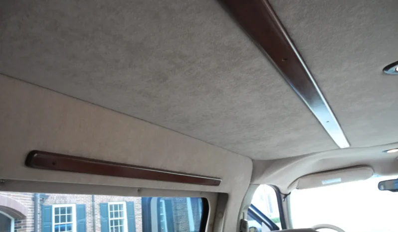 
								2003 GMC Savana G1500 Regency Conversion Van full									