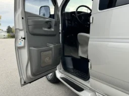 
										2006 Chevrolet Express Southern Comfort Conversion Van full									