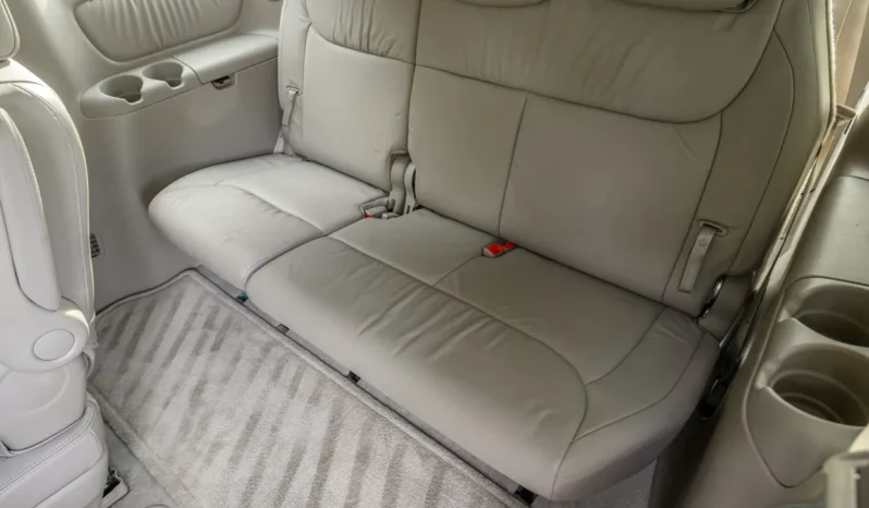 
								2004 Toyota Sienna XLE full									
