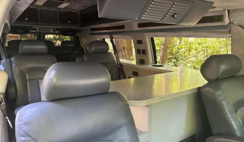 
								2007 Ford E-250 Super Duty Luxury Conversion Van full									