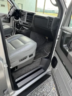 
										2010 Chevrolet Express Explorer Limited SE Conversion Van full									