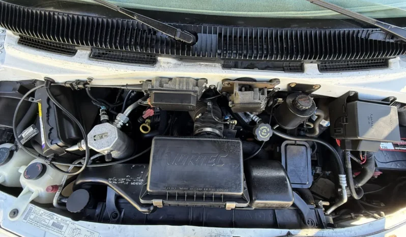 
								2000 Chevrolet Astro AWD full									