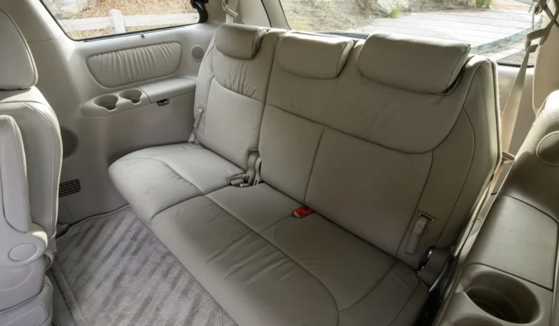 
								2004 Toyota Sienna XLE full									