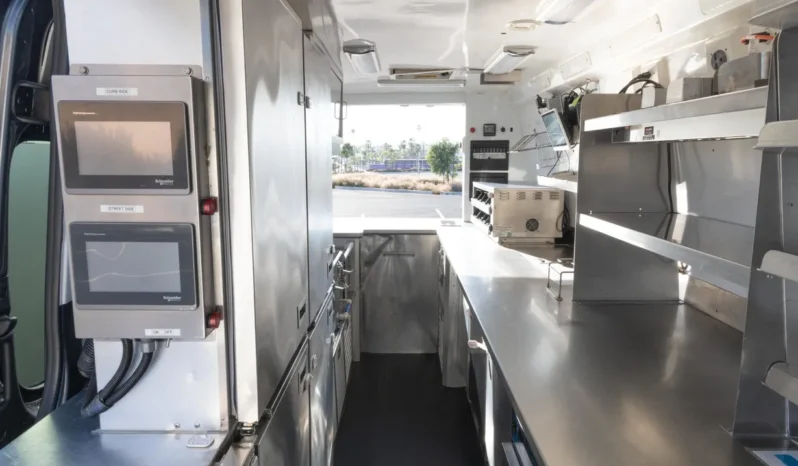 
								2021 Mercedes-Benz Sprinter 4500 Mobile Kitchen full									