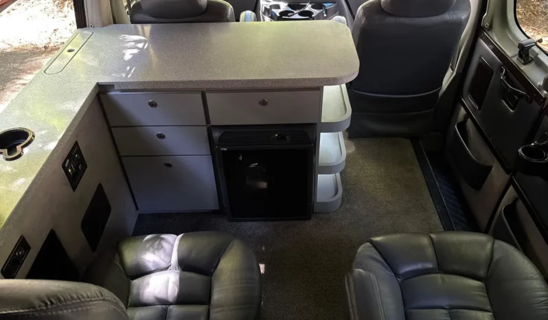 
								2007 Ford E-250 Super Duty Luxury Conversion Van full									