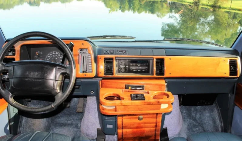 
								1995 GMC Safari AWD Conversion Van full									
